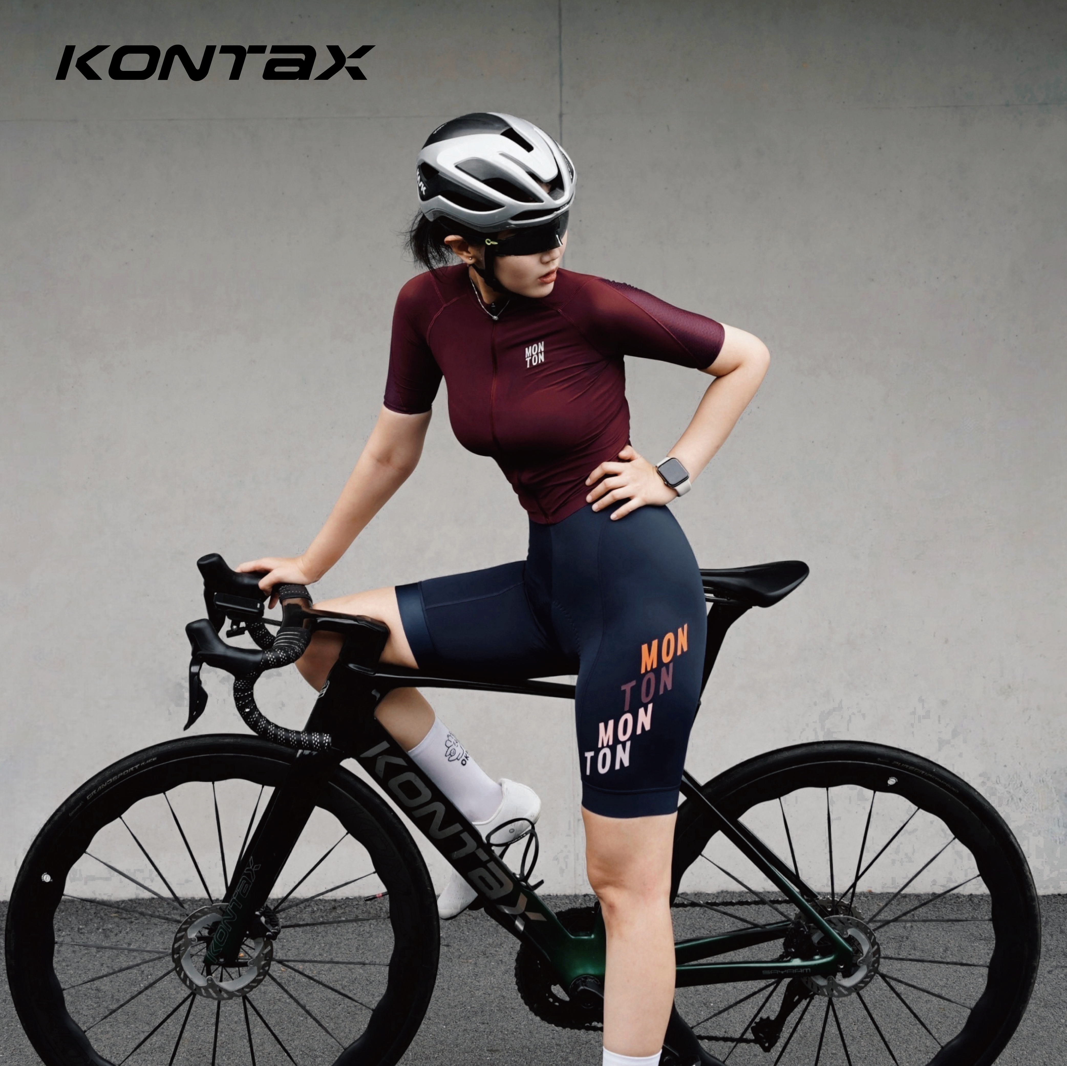 RS80 CARBON FIBERCOMPETITION-GRADE ROAD BIKE